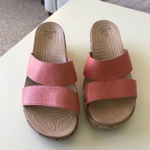 CROCS WEDGE SANDALS